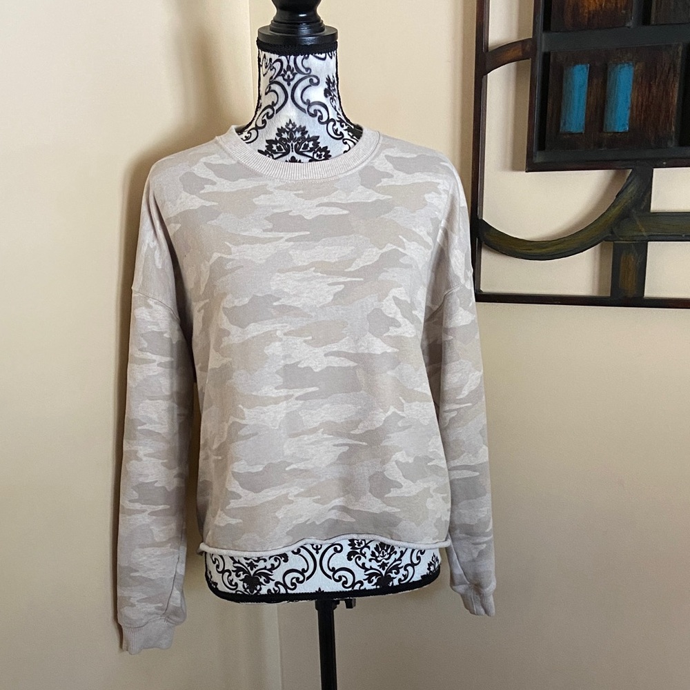 American Eagle Beige Camo roll hem Crewneck